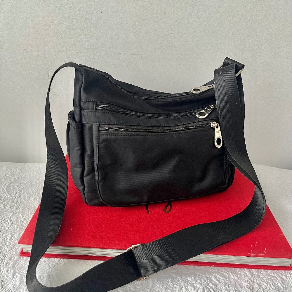 Jielshi Crossbody Bag